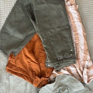 Old Navy White and Tan Gauzy Button Down Shirt